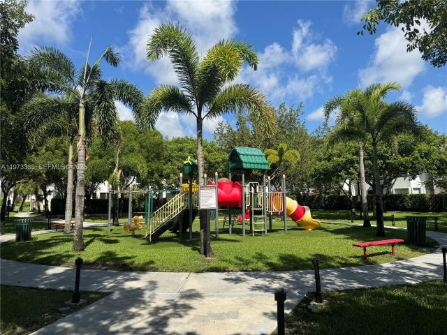 Дом в аренду по адресу 11482 NW 69th Ter - фото 7486169