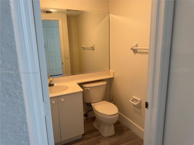 Дом в аренду по адресу 11482 NW 69th Ter - фото 7486173