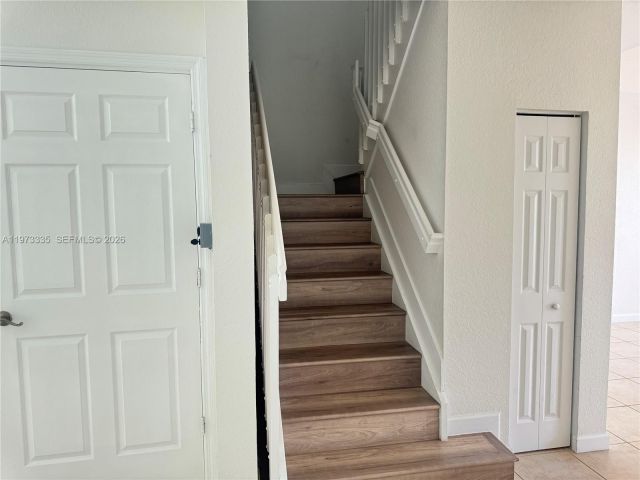 Дом в аренду по адресу 11482 NW 69th Ter - фото 7486174