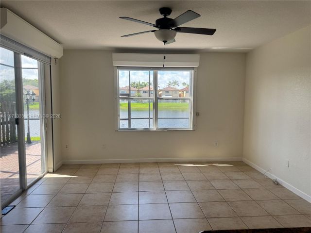 Дом в аренду по адресу 11482 NW 69th Ter - фото 7486181