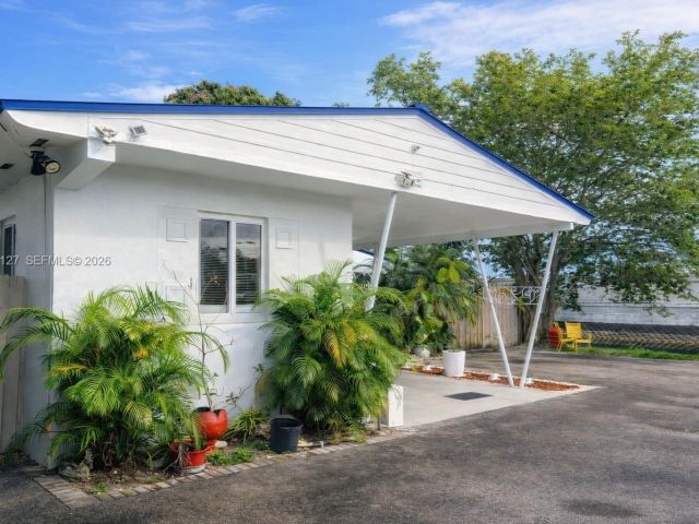 Продажа дома по адресу 1281 NW 31st Ave - фото 7501668