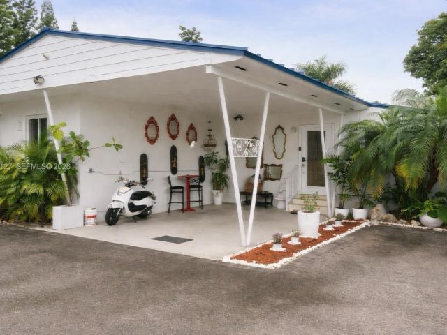 Продажа дома по адресу 1281 NW 31st Ave - фото 7501669