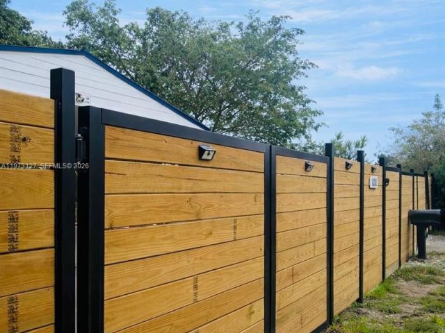 Продажа дома по адресу 1281 NW 31st Ave - фото 7501670