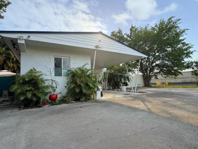 Продажа дома по адресу 1281 NW 31st Ave - фото 7501671