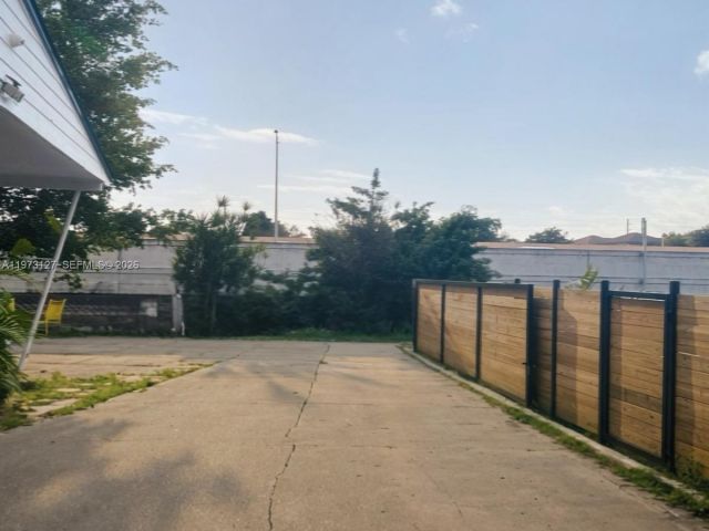 Продажа дома по адресу 1281 NW 31st Ave - фото 7501673