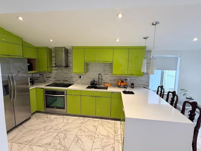 Продажа дома по адресу 1281 NW 31st Ave - фото 7501674