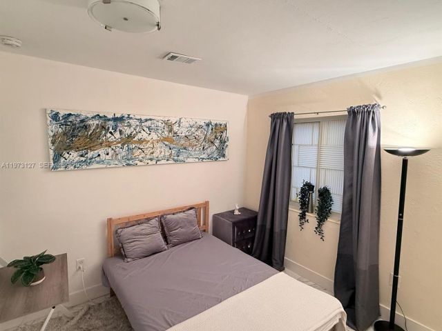 Продажа дома по адресу 1281 NW 31st Ave - фото 7501682