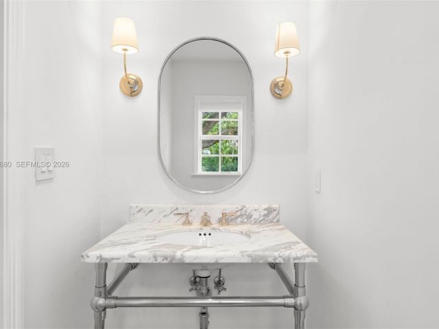 Продажа дома по адресу 6675 Roxbury Ln - фото 7469250