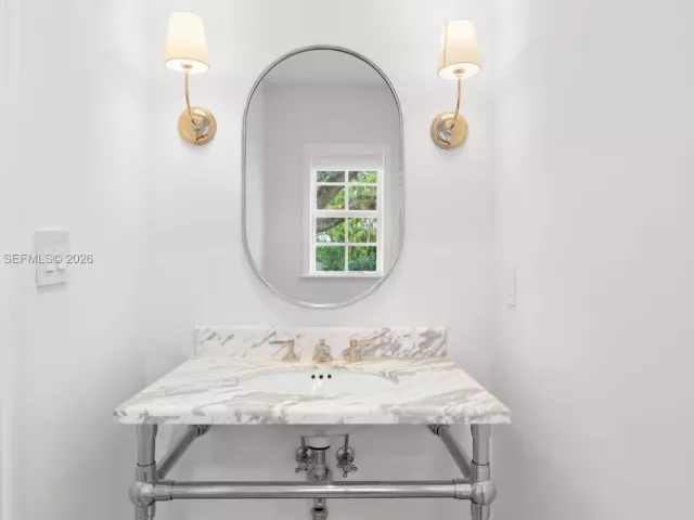 Продажа дома по адресу 6675 Roxbury Ln - фото 7469250