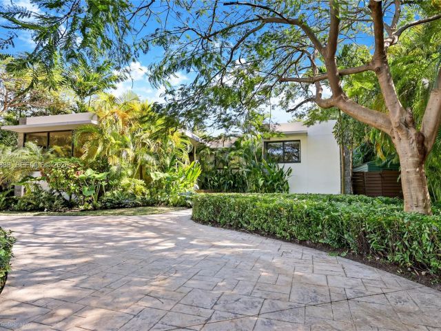 Продажа дома по адресу 2815 Regatta Ave - фото 7469227