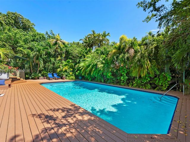 Продажа дома по адресу 2815 Regatta Ave - фото 7469228