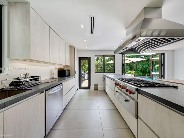 Продажа дома по адресу 2815 Regatta Ave - фото 7469234