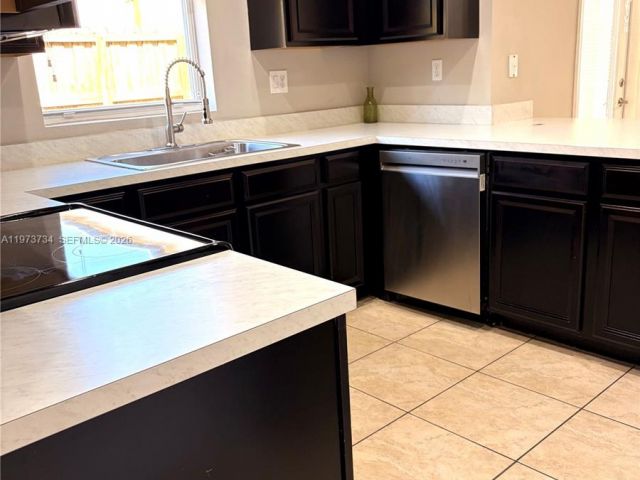 Дом в аренду по адресу 11471 SW 244th Ter NA - фото 7457383