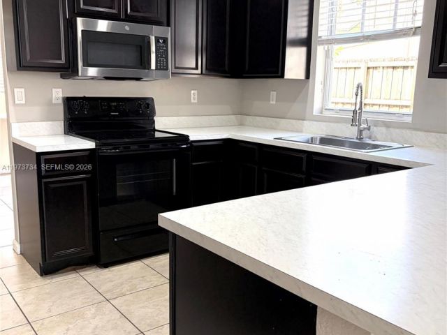 Дом в аренду по адресу 11471 SW 244th Ter NA - фото 7457384