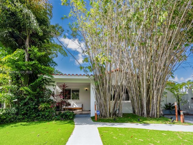 Продажа дома по адресу 1360 SW 16th St - фото 7525828