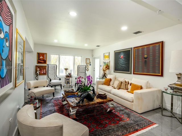 Продажа дома по адресу 1360 SW 16th St - фото 7525838