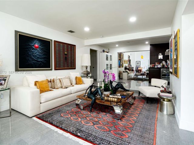 Продажа дома по адресу 1360 SW 16th St - фото 7525841