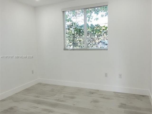 Дом в аренду по адресу 3787 Thomas Ave - фото 7518822