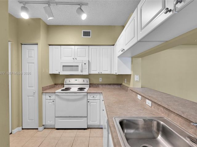 Продажа квартиры #2210 - фото 7512723