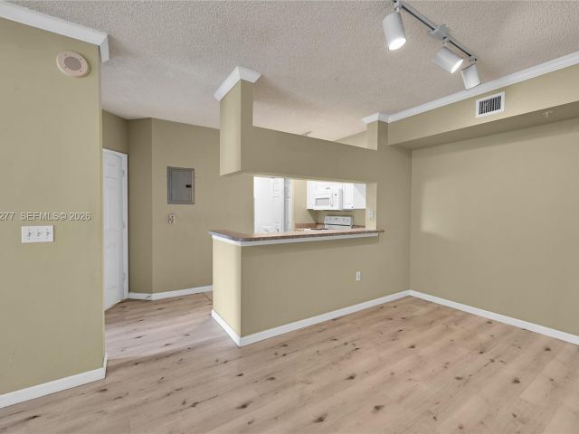 Продажа квартиры #2210 - фото 7512730