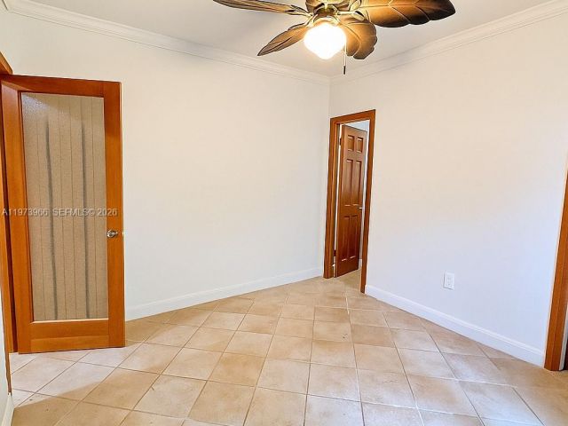 Продажа дома по адресу 1915 Country Club Prado - фото 7471176