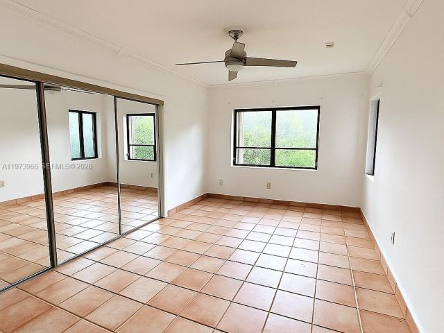 Продажа дома по адресу 1915 Country Club Prado - фото 7471178