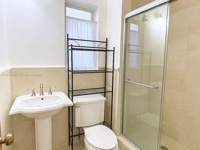 Продажа дома по адресу 1915 Country Club Prado - фото 7471181