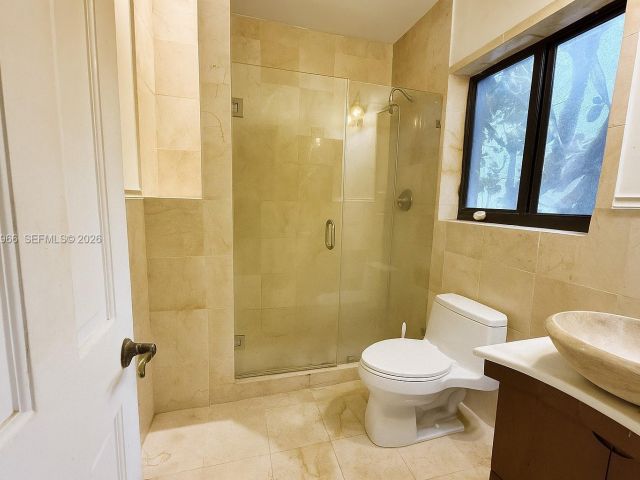 Продажа дома по адресу 1915 Country Club Prado - фото 7471182