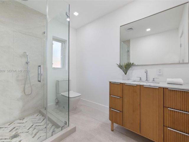 Дом в аренду по адресу 5211 Granada Blvd - фото 7471547