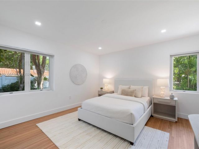 Дом в аренду по адресу 5211 Granada Blvd - фото 7471565