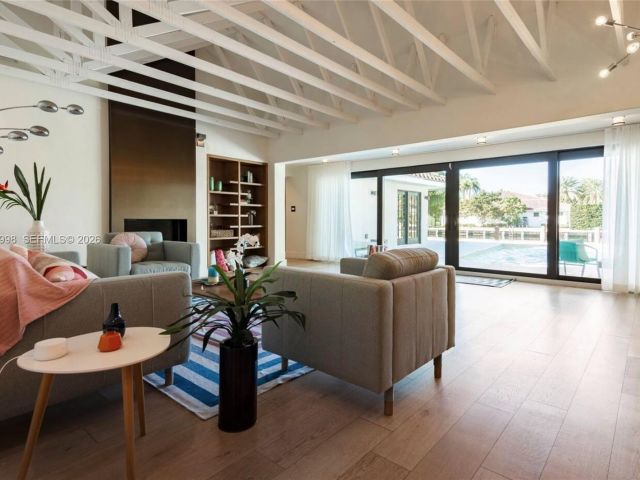 Дом в аренду по адресу 524 Oleander Dr - фото 7462281