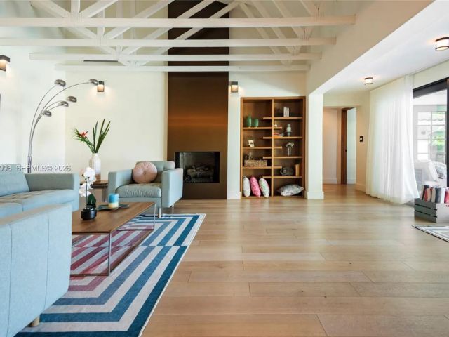 Дом в аренду по адресу 524 Oleander Dr - фото 7462283