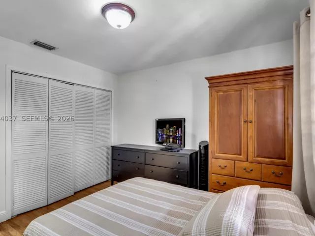 Продажа дома по адресу 9911 SW 136th Ct - фото 8926877