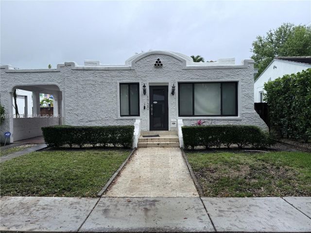 Дом в аренду по адресу 1720 SW 22nd Ter 0 - фото 7466408