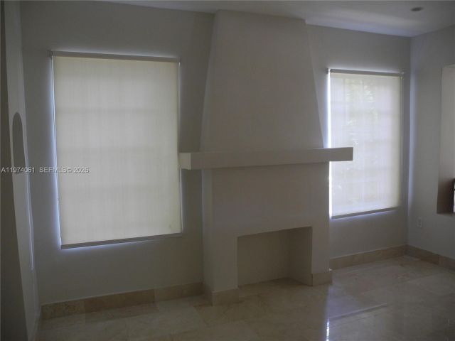 Дом в аренду по адресу 1720 SW 22nd Ter 0 - фото 7466415