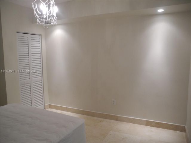 Дом в аренду по адресу 1720 SW 22nd Ter 0 - фото 7466419