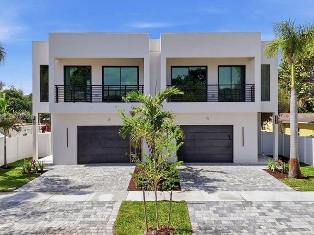 Продажа дома по адресу 1135 NE 11th Ave - фото 7504549