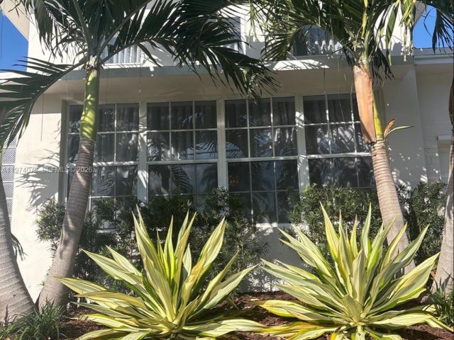 Дом в аренду по адресу 9048 Carlyle Ave - фото 7467123