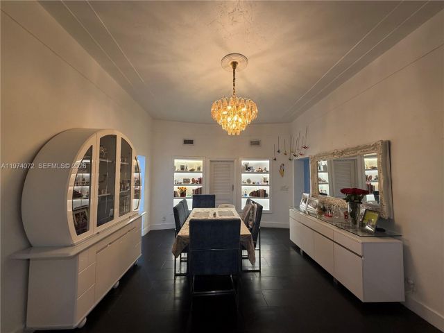 Дом в аренду по адресу 9048 Carlyle Ave - фото 7467128