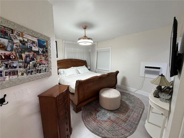 Дом в аренду по адресу 9048 Carlyle Ave - фото 7467130