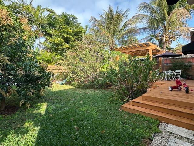 Дом в аренду по адресу 9048 Carlyle Ave - фото 7467139