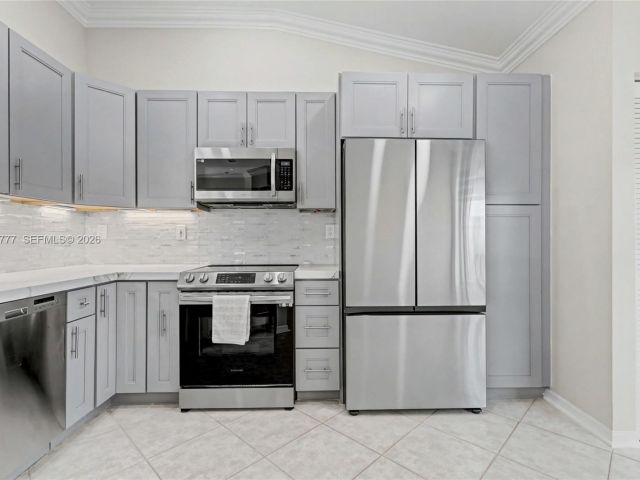 Продажа дома по адресу 1110 Lemonwood St - фото 7512987