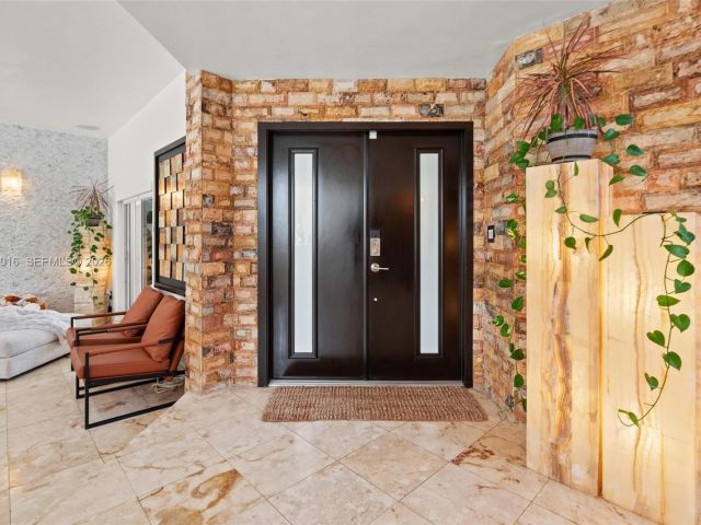 Продажа дома по адресу 5186 NW 106th Ave - фото 7535637