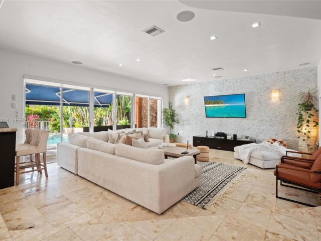 Продажа дома по адресу 5186 NW 106th Ave - фото 7535638