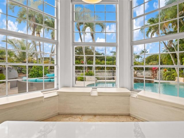 Продажа дома по адресу 5186 NW 106th Ave - фото 7535643