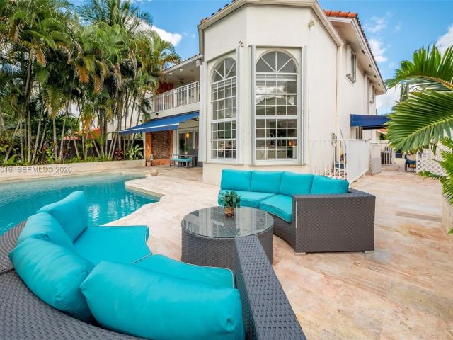 Продажа дома по адресу 5186 NW 106th Ave - фото 7535644