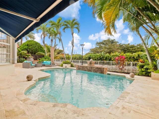 Продажа дома по адресу 5186 NW 106th Ave - фото 7535647