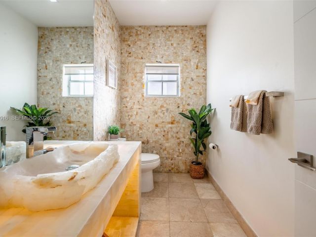 Продажа дома по адресу 5186 NW 106th Ave - фото 7535650