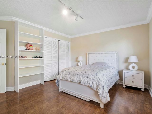 Продажа дома по адресу 2900 NW 25th Way - фото 7453401