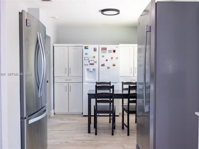 Продажа дома по адресу 2950 NE 11th Ave - фото 7478694